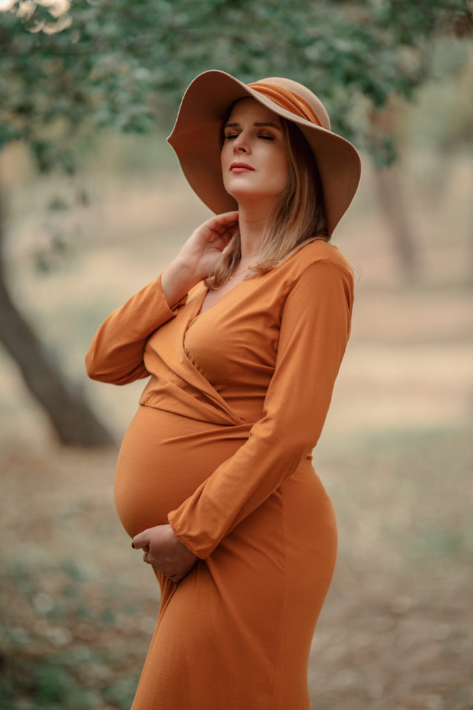naturalna-sesja-ciążowa-iwona-łaz-fotografia-podkarpacie-miele-połaniec-kobieta-w-ciąży